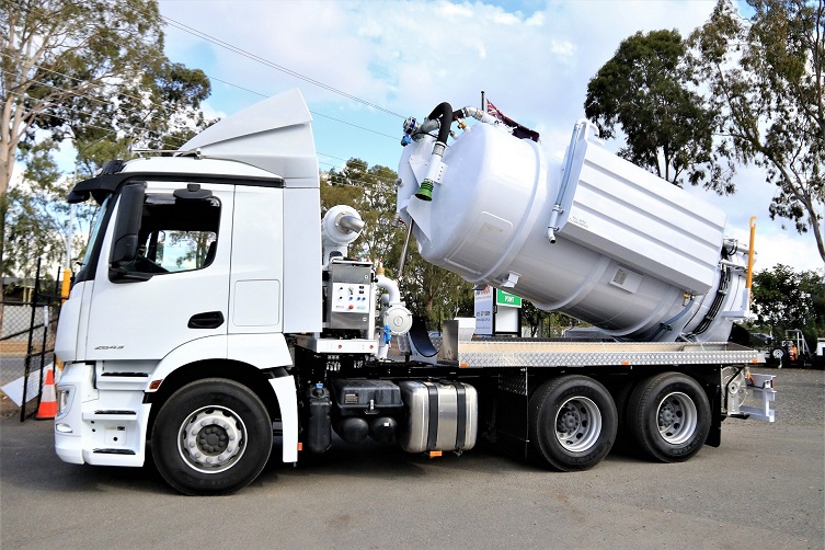 AirVAXX R11 Hydro Excavation Tipping Tanker